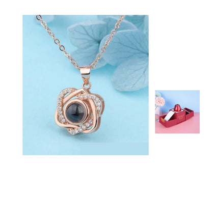 Coffret Cadeau Rose Éternelle & Collier "Je t'aime" en 100 Langues